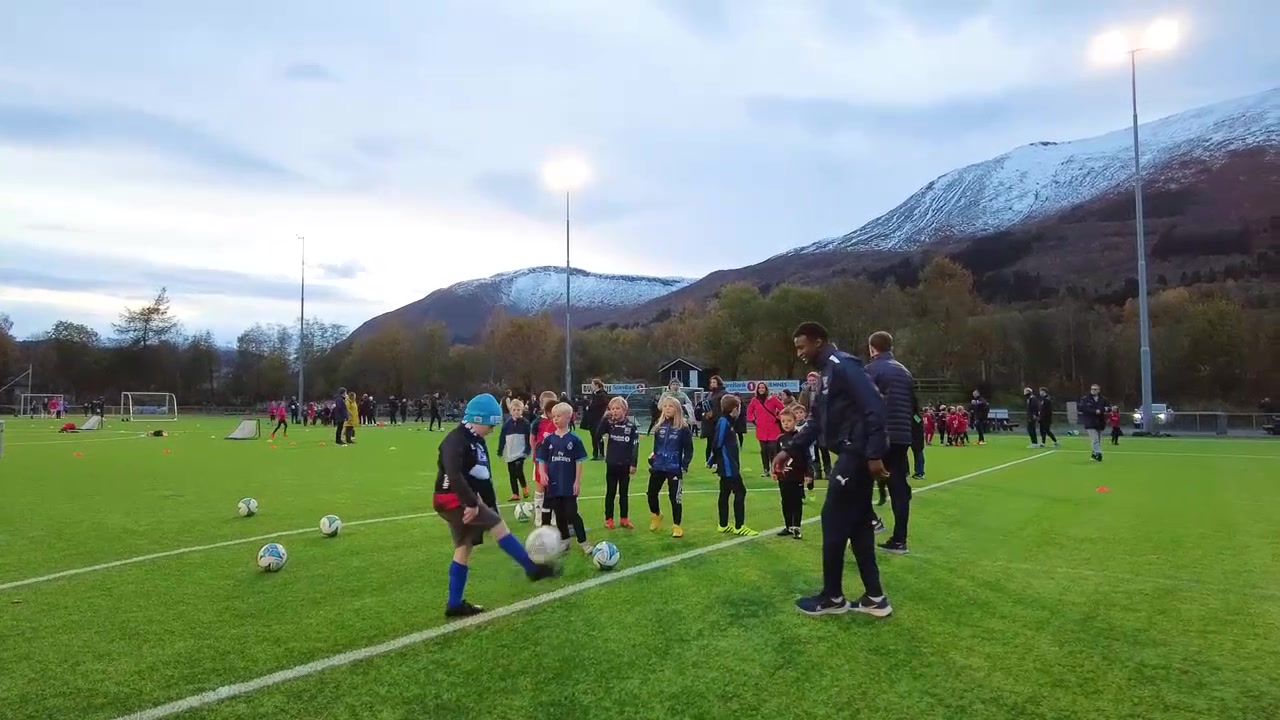 SpareBank 1 Nordmøre Fotballskole i Batnfjord